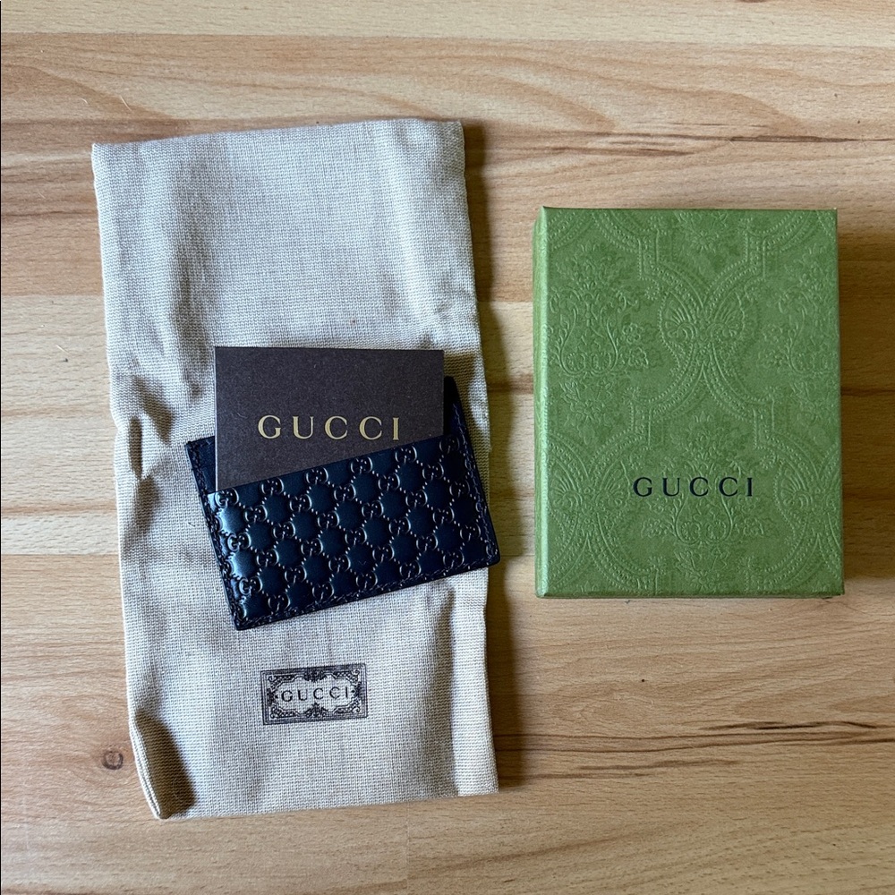 Gucci Black Embossed Card Holder - Picture 2 of 4